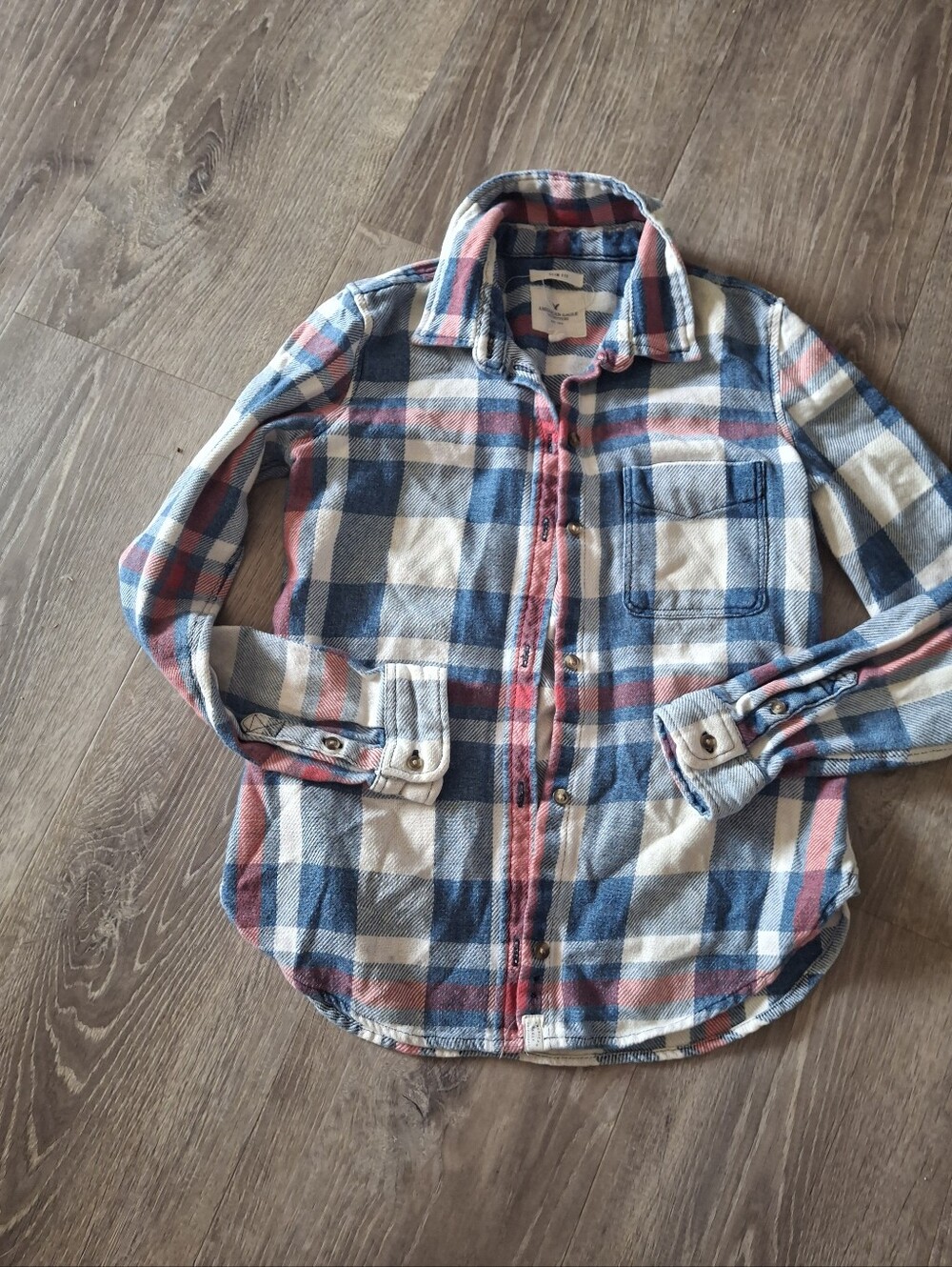 American Eagle Outfitters blue, red, and white plaid flannel shirt in XS #flanne